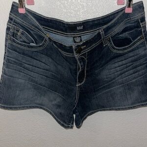 Woman’s Jean Shorts
